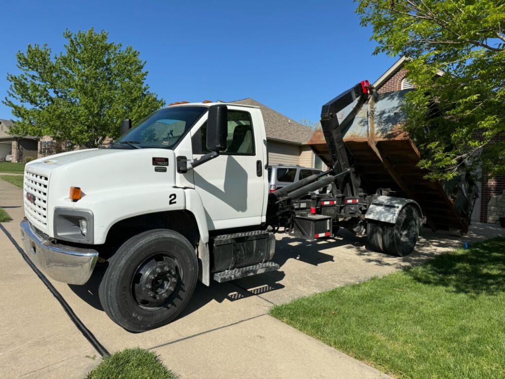 Reliable 20 yd dumpster rental in Columbia, MO